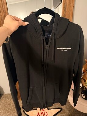 Abercrombie & Fitch Black Full-Zip Hoodie